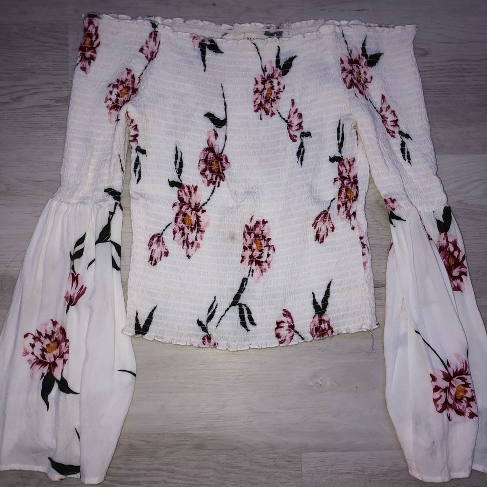 Pacsun “LA Hearts” off shoulder bell sleeve top